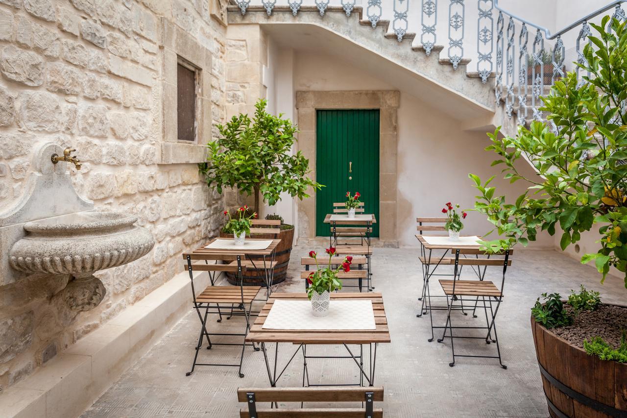 Bed and Breakfast Palazzo Montalbano à Scicli Extérieur photo