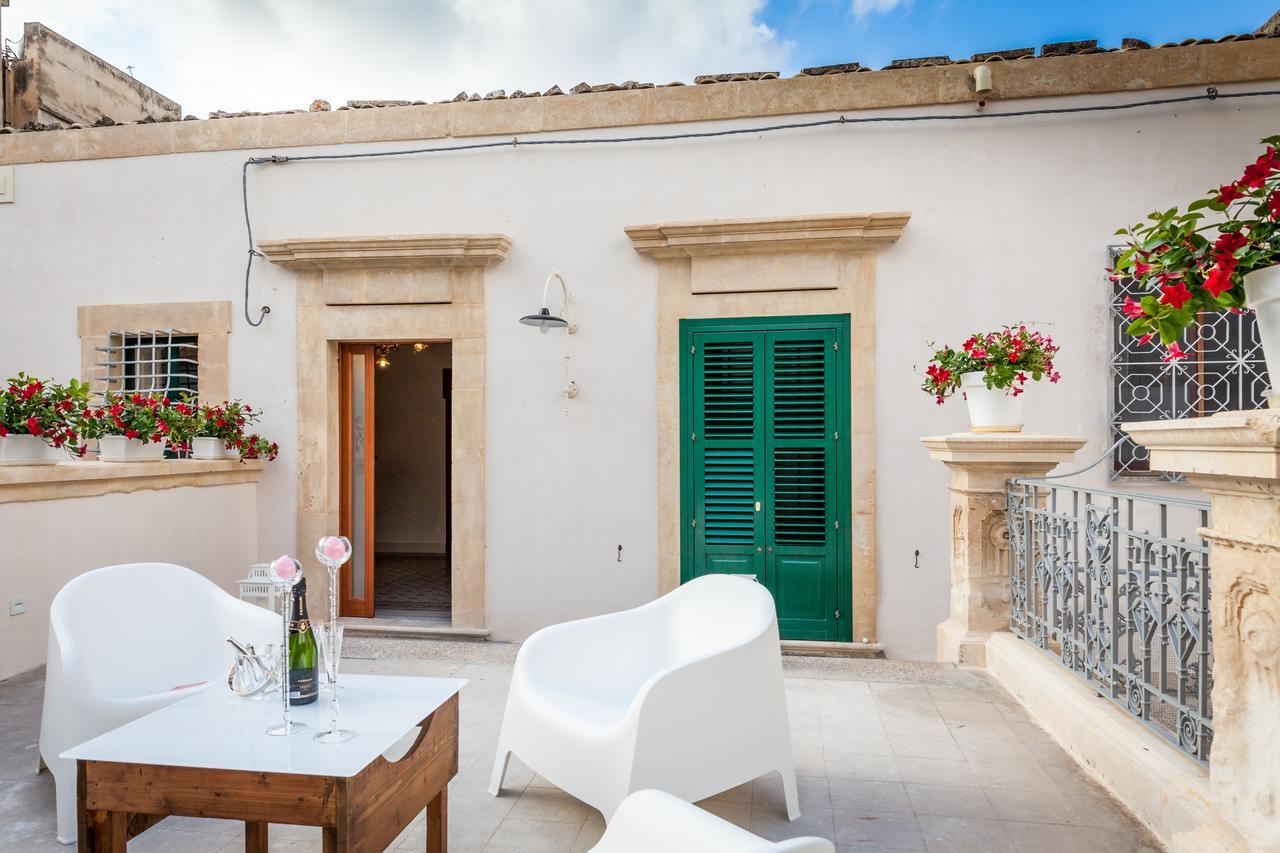 Bed and Breakfast Palazzo Montalbano à Scicli Extérieur photo